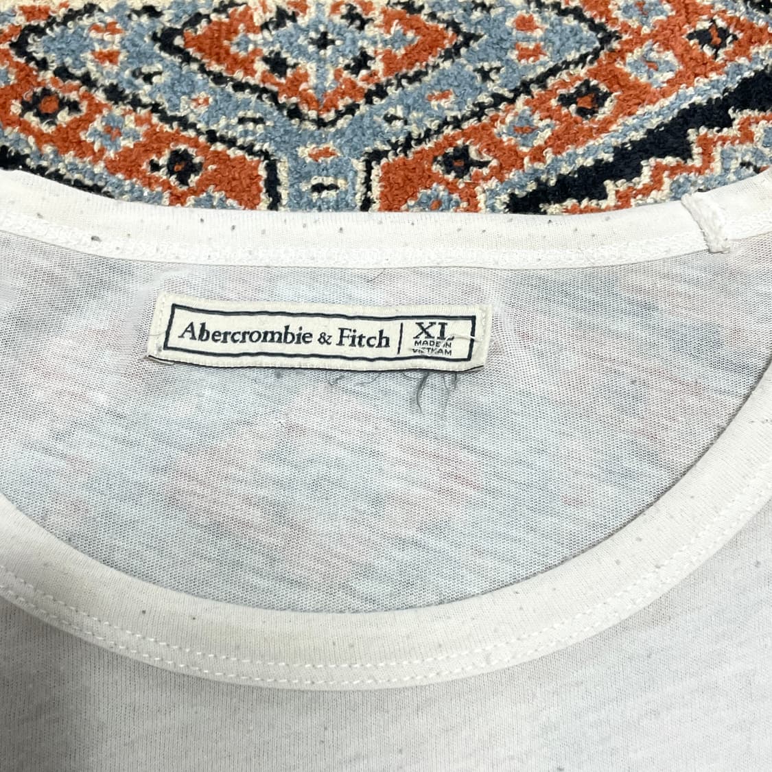 아베크롬비 사이드로고 화이트 긴팔티셔츠 남성XL  상품이미지7