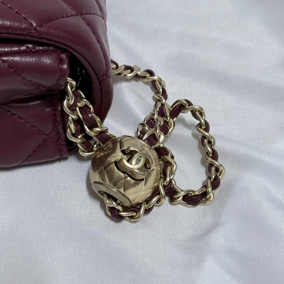 샤넬 클래식 뉴미니 골든볼 플랩백 상품이미지6