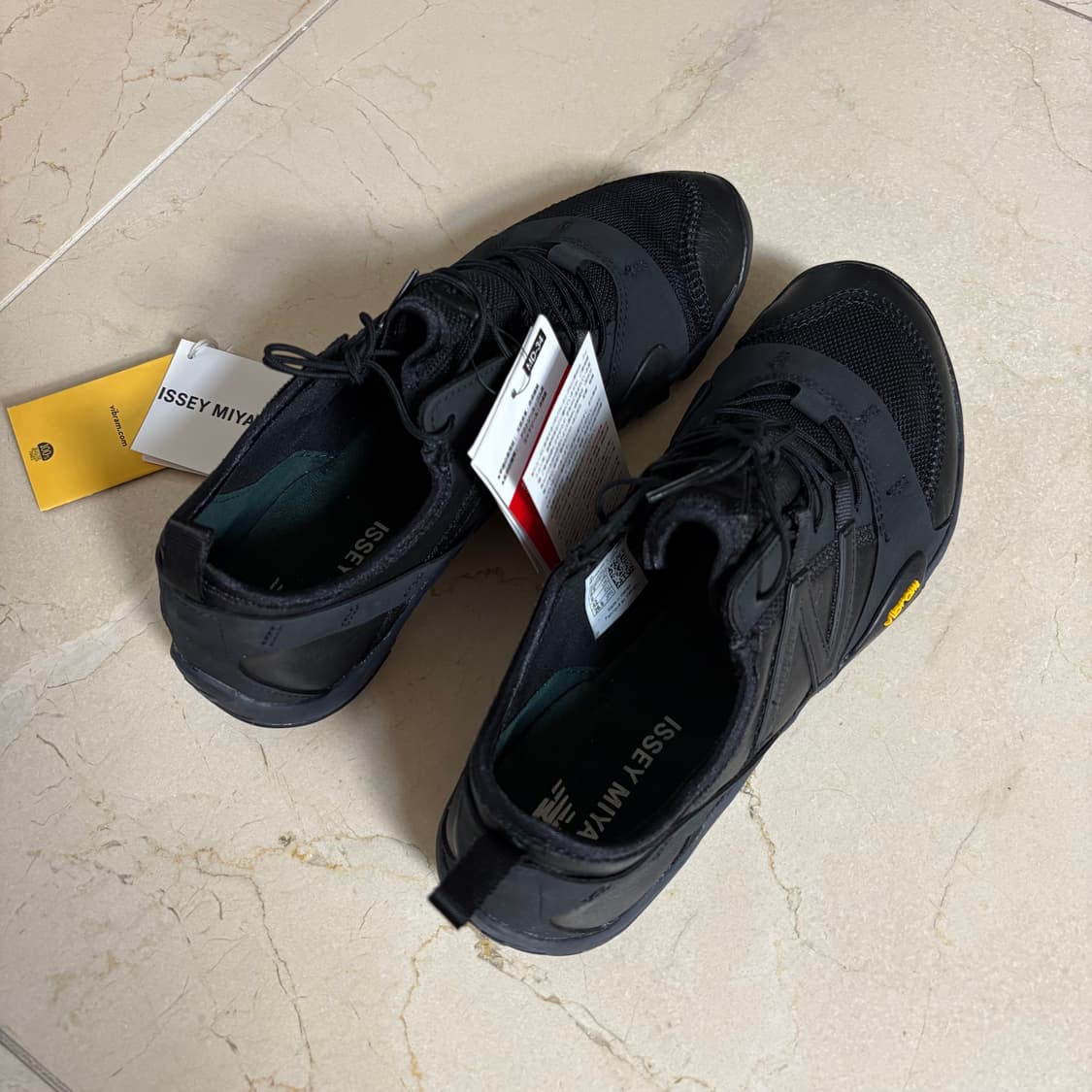 New Balance x Issey Miyake MT10O Black 상품이미지4