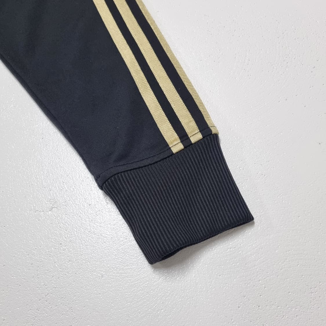 아디다스 파이어버드 져지 블랙 골드 - 95 상품이미지5