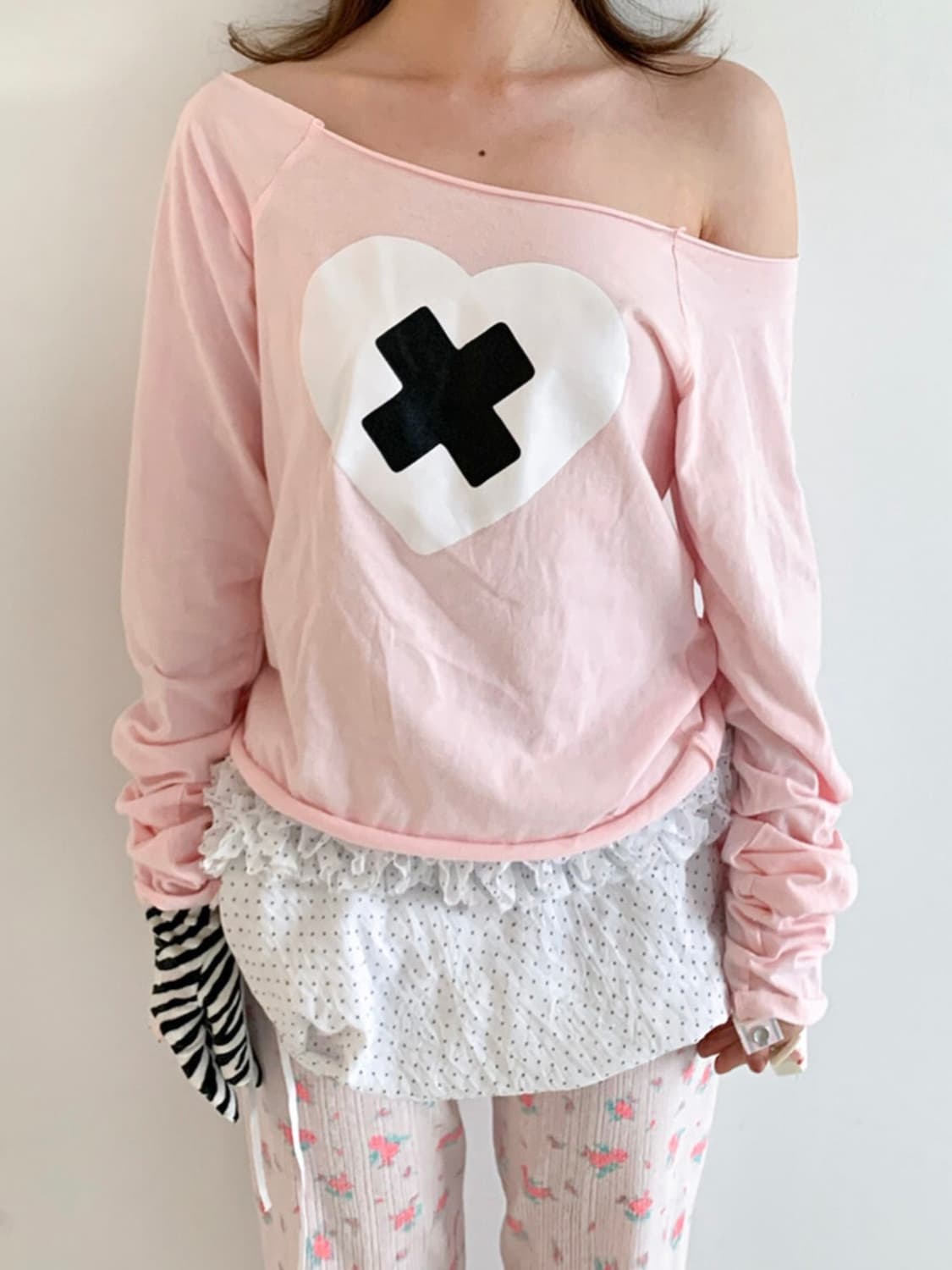 샵페어리 cross heart cut off t-shirt 상품이미지5