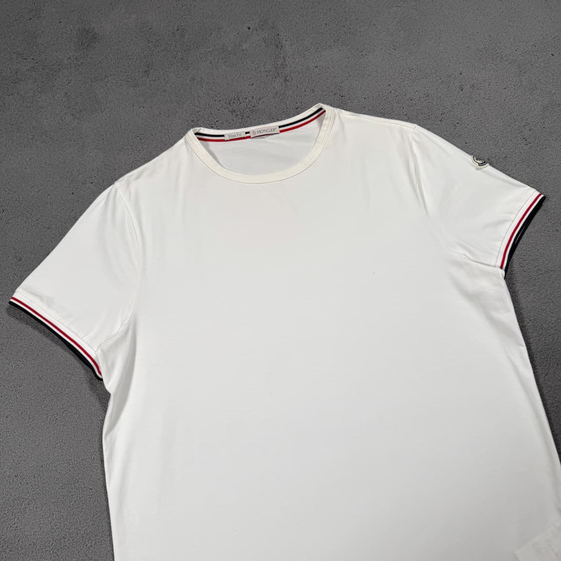 Moncler 몽클레어 슬림핏 미니와펜 화이트 반팔 상품이미지2