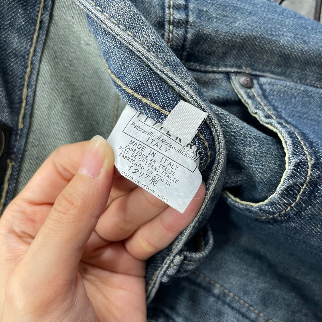 저스트 카발리 워싱 데님 팬츠 일자핏 자수 패치 디테일 버튼플라이 중청 상품이미지7