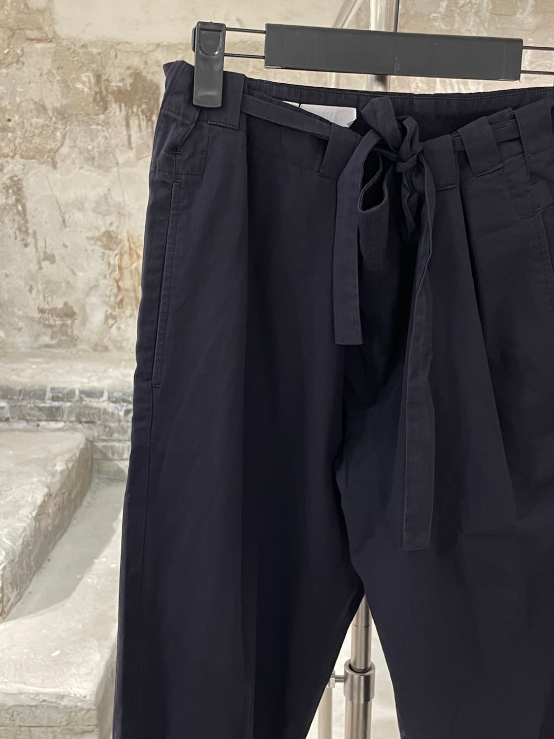 드리스 반 노튼 다크 네이비 웨이스트 타이 슬랙스 상품이미지2