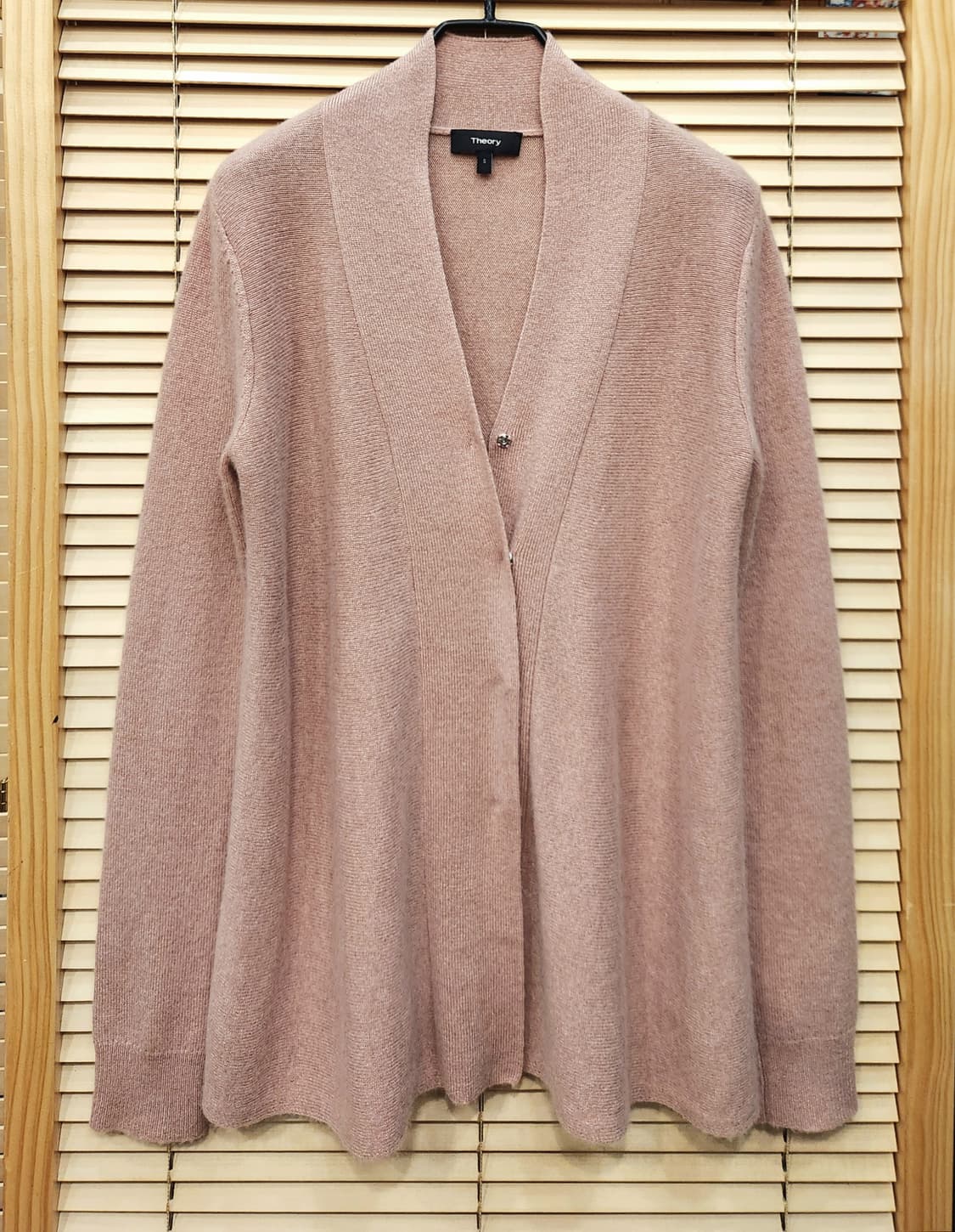 띠어리 캐시미어100 여성가디건 상품이미지1