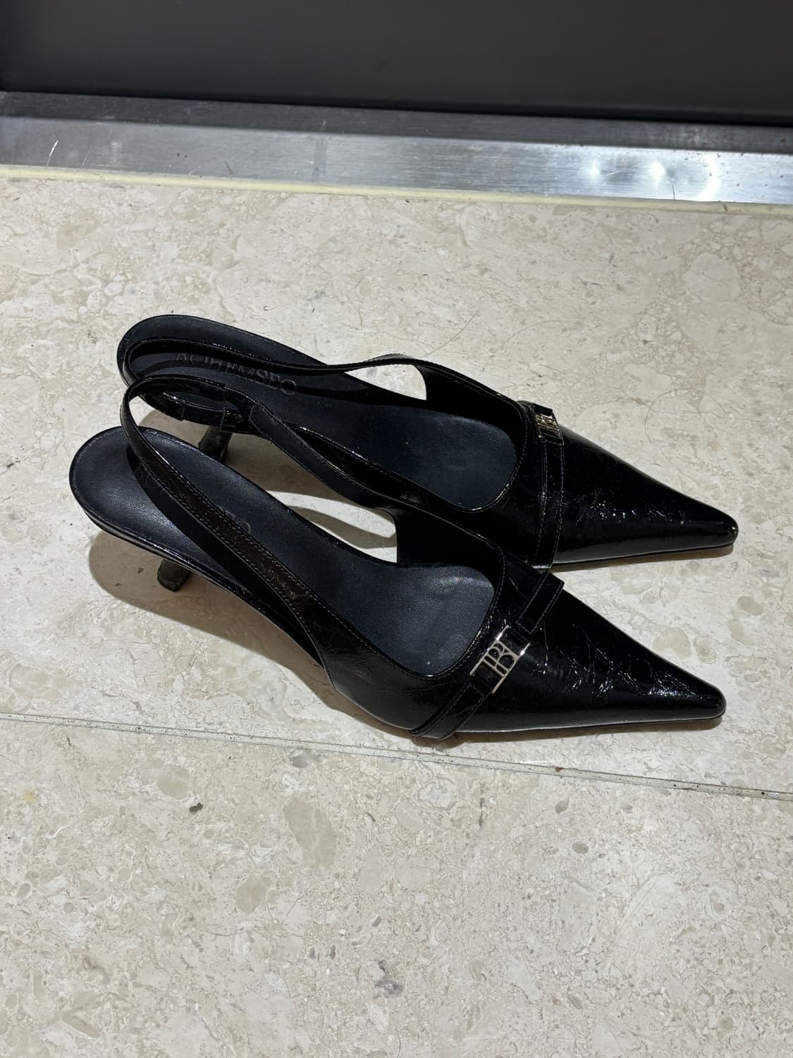 보헤미안서울 블랙 에나멜 슬링백 250 상품이미지4