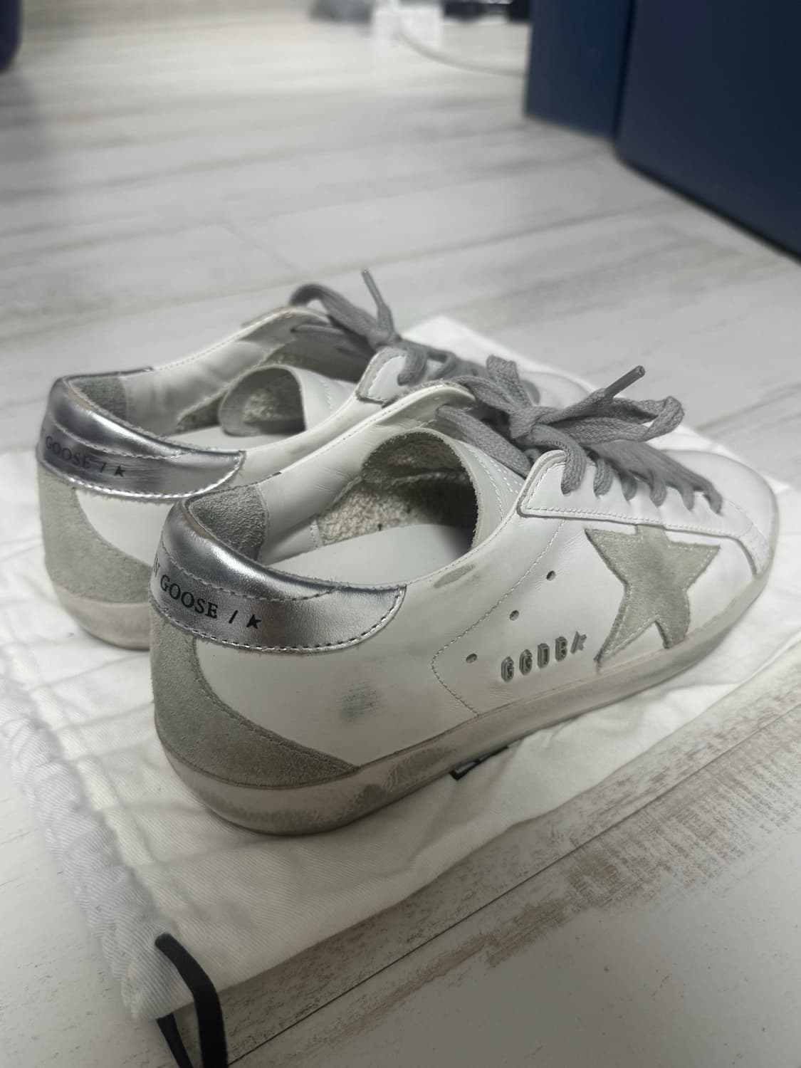 골든구스 실버탭w판매합니다.36사이즈(230~235) 상품이미지3