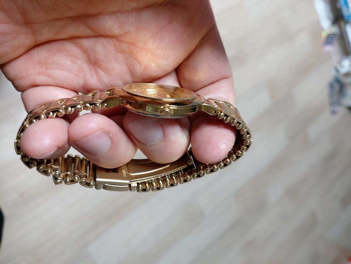 Evian Gems Club 금장 시계 상품이미지2