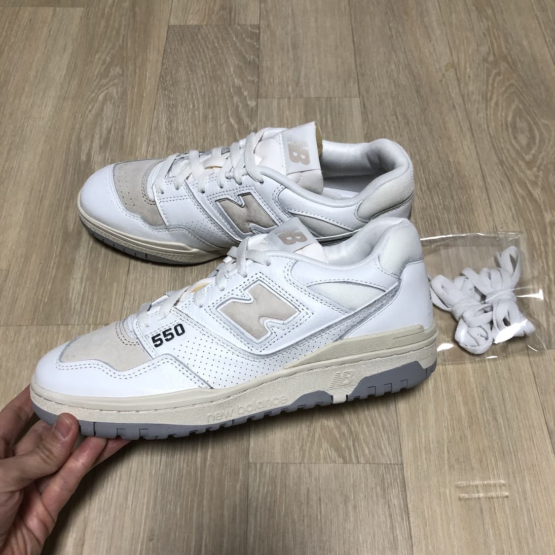 (275) 새상품 뉴발란스 BB 550 화이트 팀버울프 상품이미지1