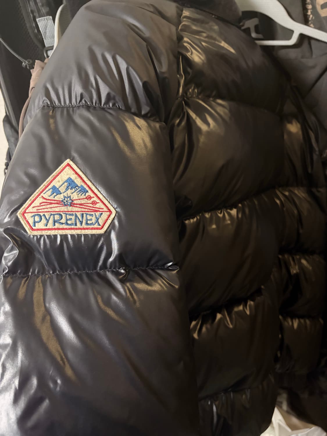 피레넥스 유광 숏 블랙 상품이미지1