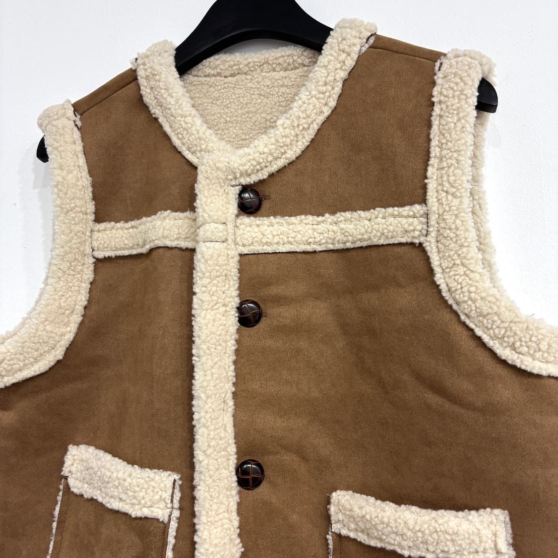 [새상품] 스웨이드 뽀글이 조끼집업 상품이미지2