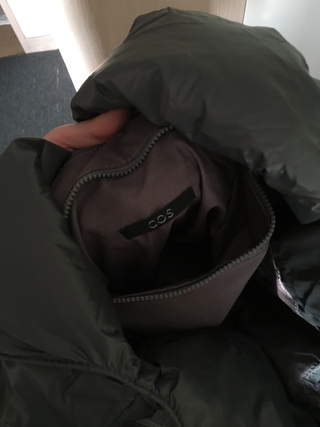 COS Oversized Padded Bag 상품이미지2