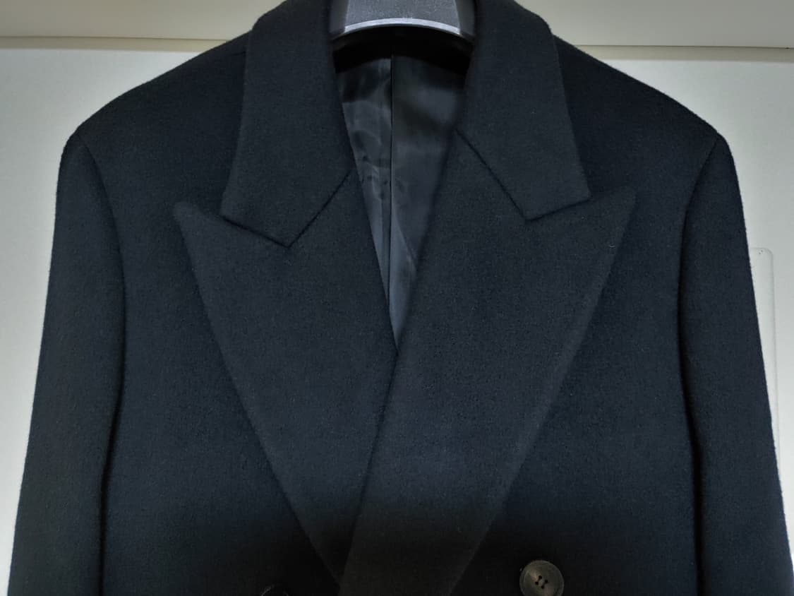 솔리드옴므 21fw 피크드 라펠 코트 팝니다 상품이미지3