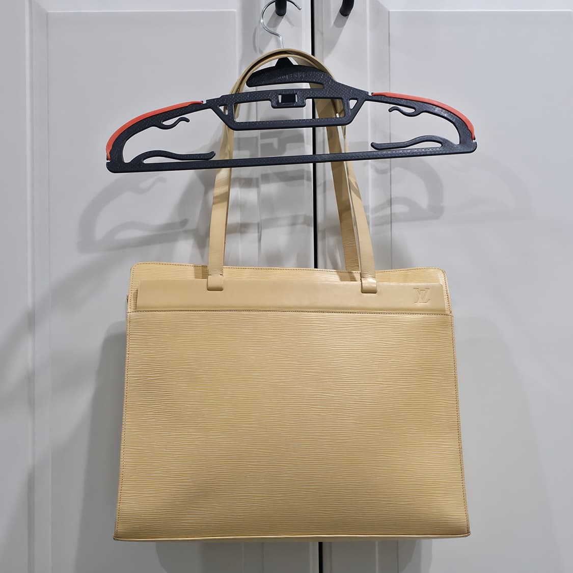 루이비통 에삐 에피레더 숄더백 크로와젯gm 옐로우 상품이미지2