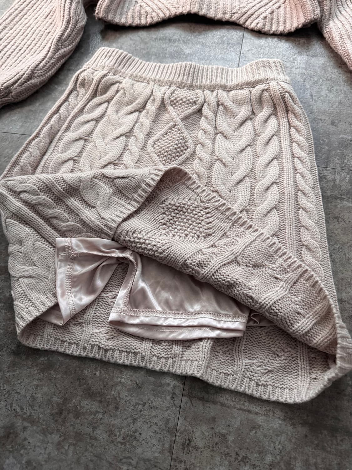 오픈 버튼 숄더 크롭 니트 스커트 2pcs SET (단품 구매 가능) 상품이미지9