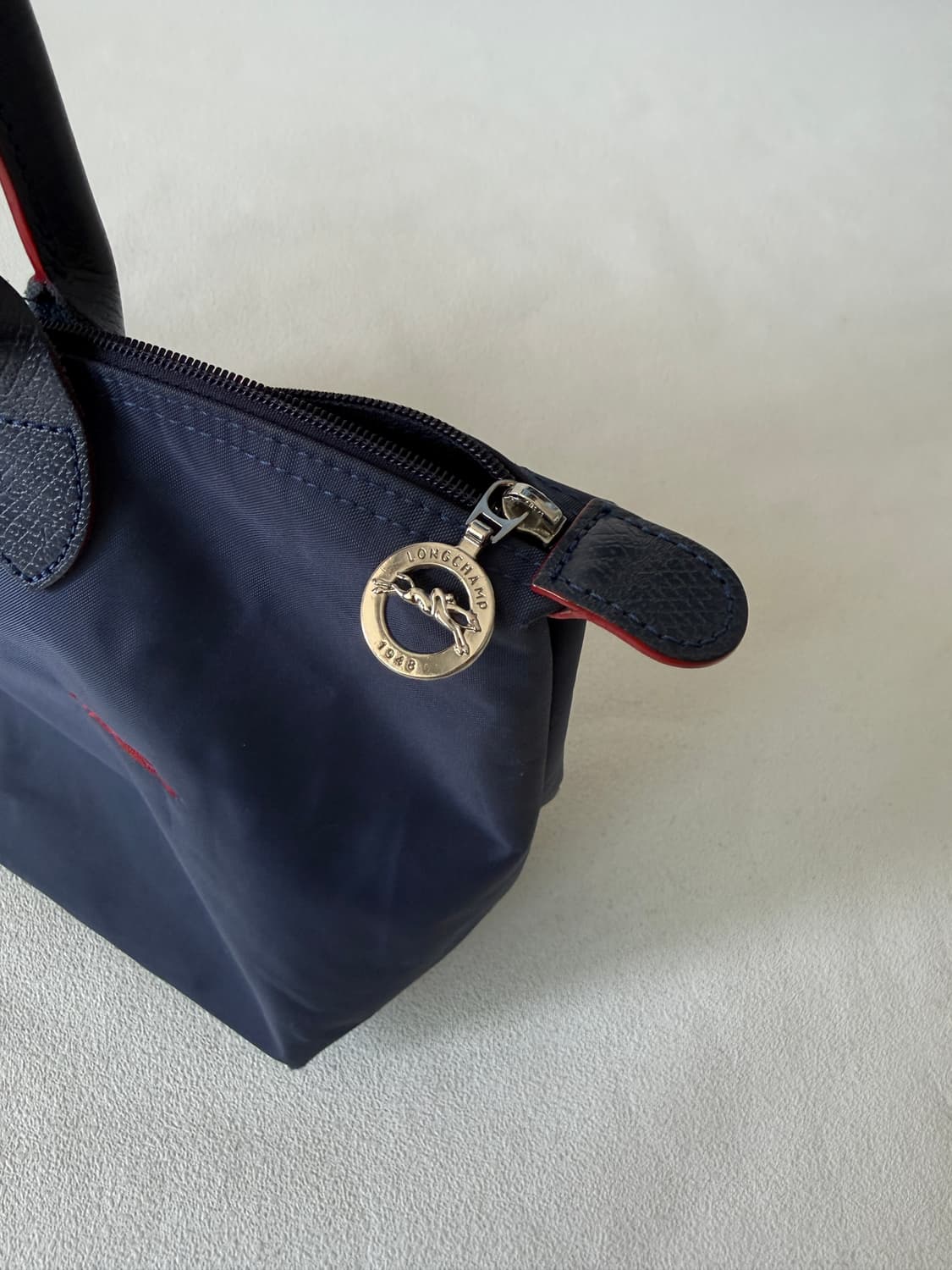 롱샴(Longchamp) 르 플리아쥬백(바닥 모서리 사용감) 상품이미지5