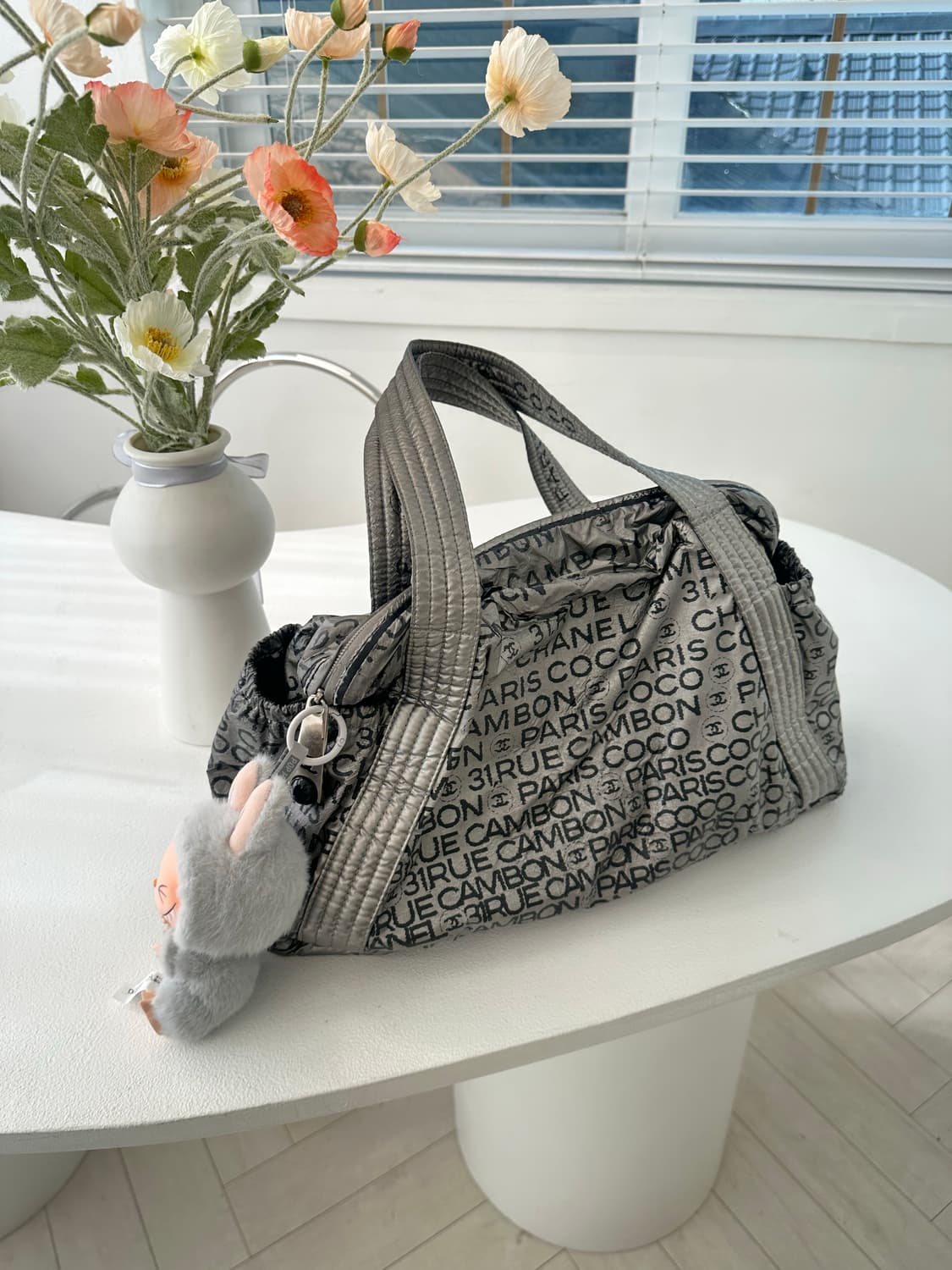 [A 정품] 샤넬 크루즈 토트 숄더백 실버 상품이미지2