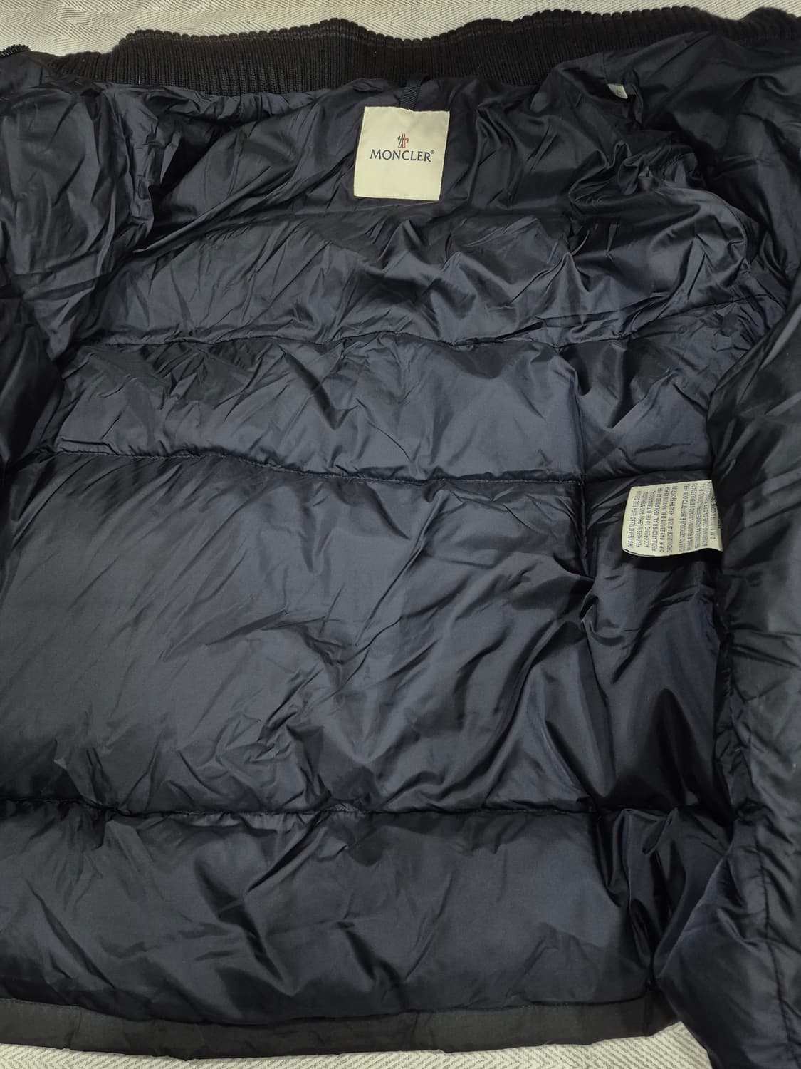 몽클레르(Moncler) 'Rillieux' 다운 패딩 점퍼 남성 110 상품이미지4