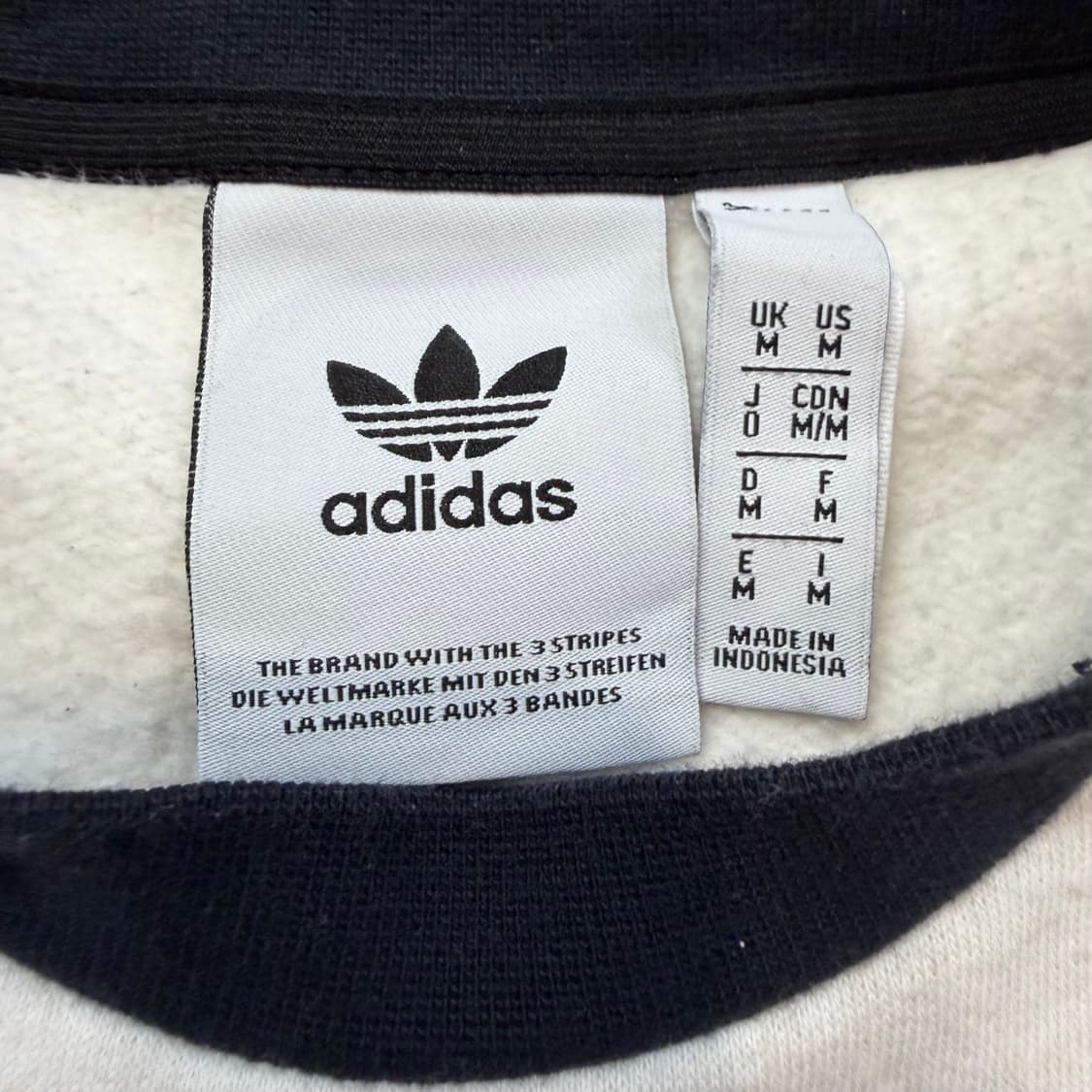 아디다스 센터로고 베이지 맨투맨  상품이미지3