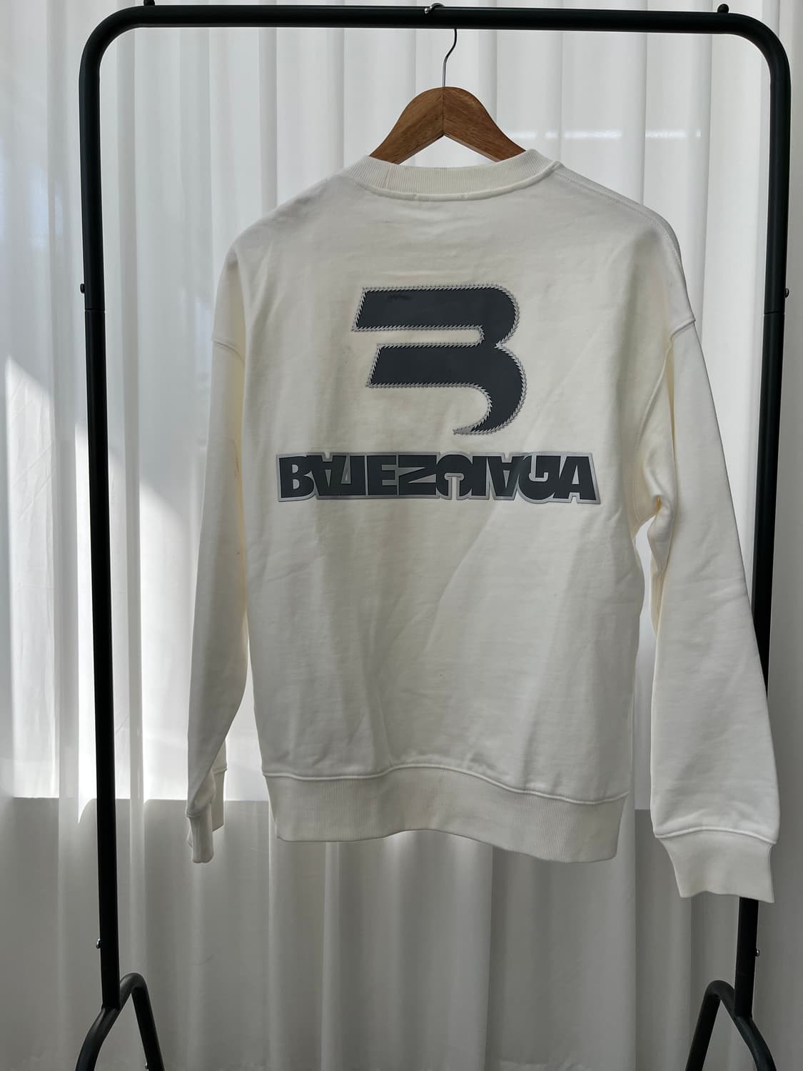 발렌시아가 맨투맨 아이보리 S 상품이미지2