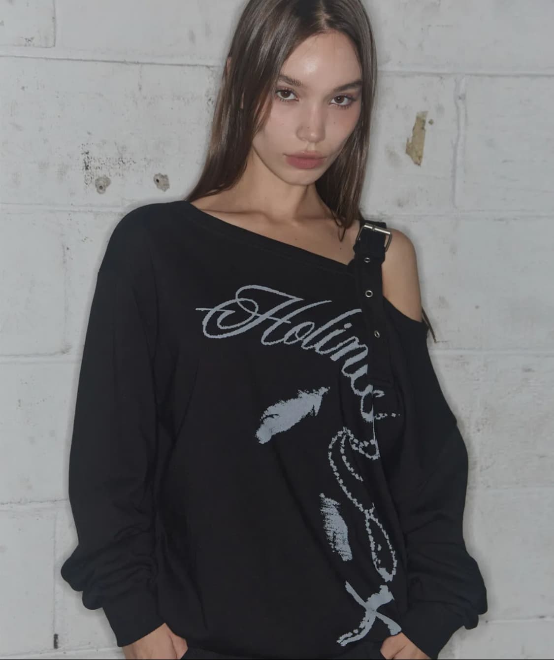 원숄더 버클 스웻셔츠 (BLACK) 블랙 상품이미지1