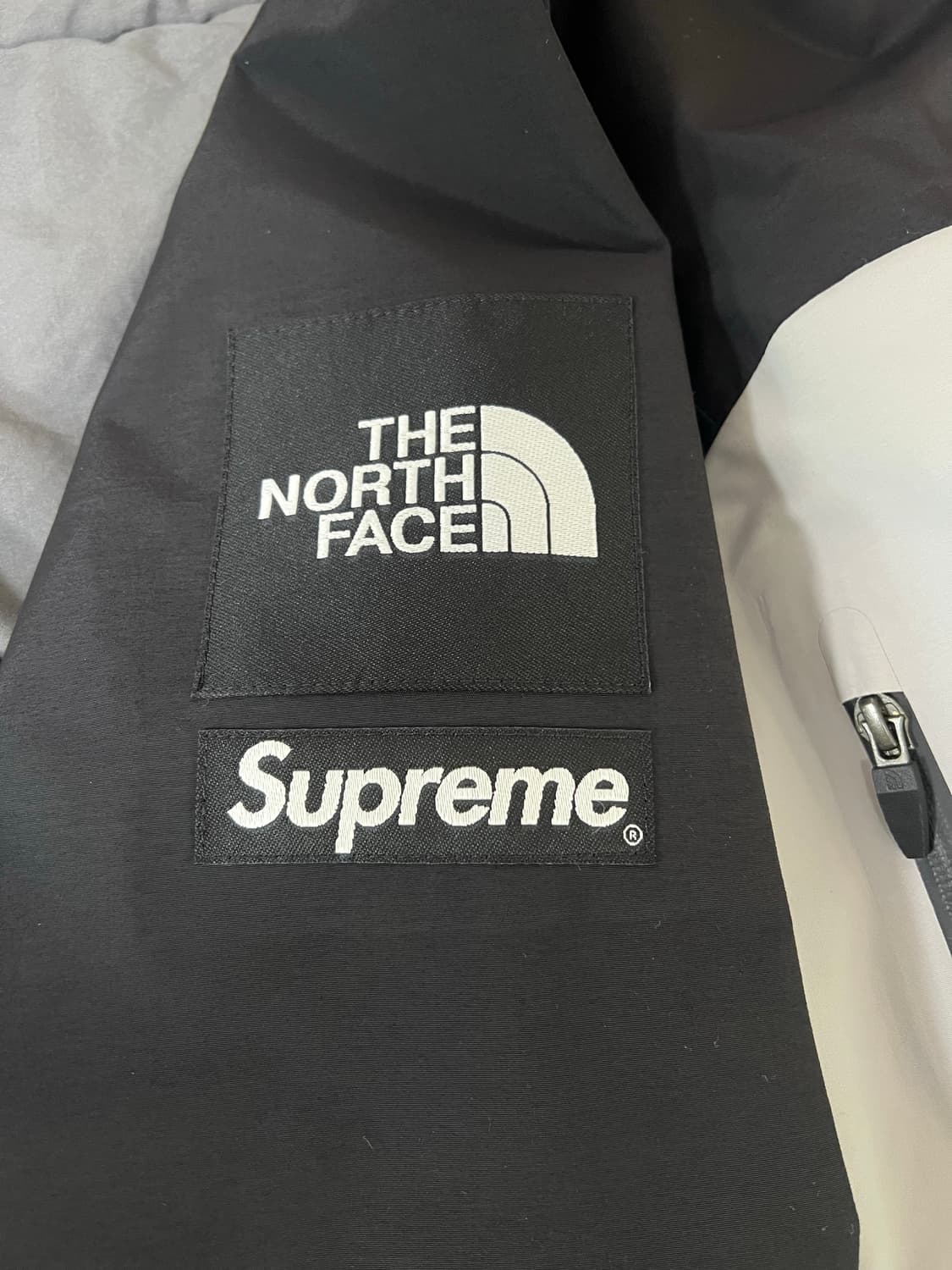 (M)슈프림X노스페이스 테입드 심 쉘 자켓 그레이 상품이미지6