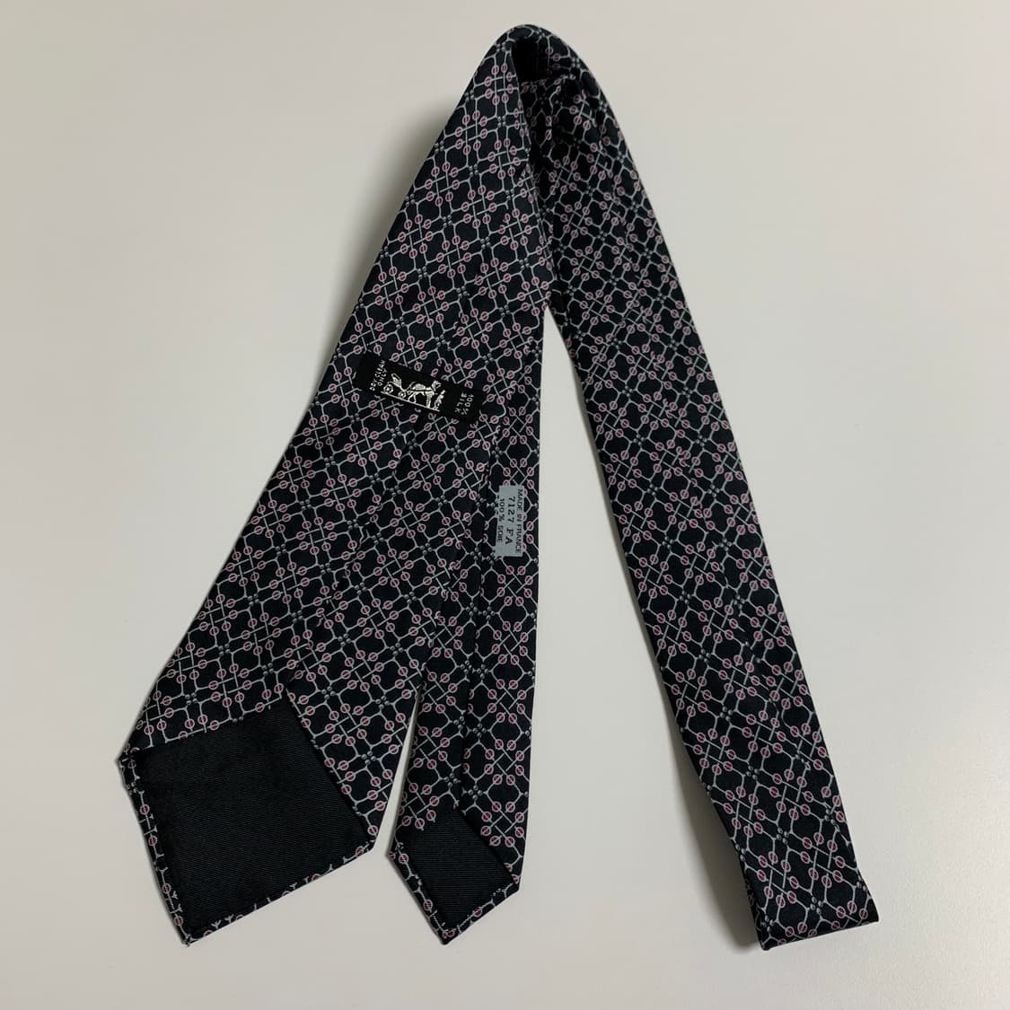 에르메스(HERMES) 블랙컬러 기하학적패턴 명품넥타이 최상급 A+ 상품이미지9