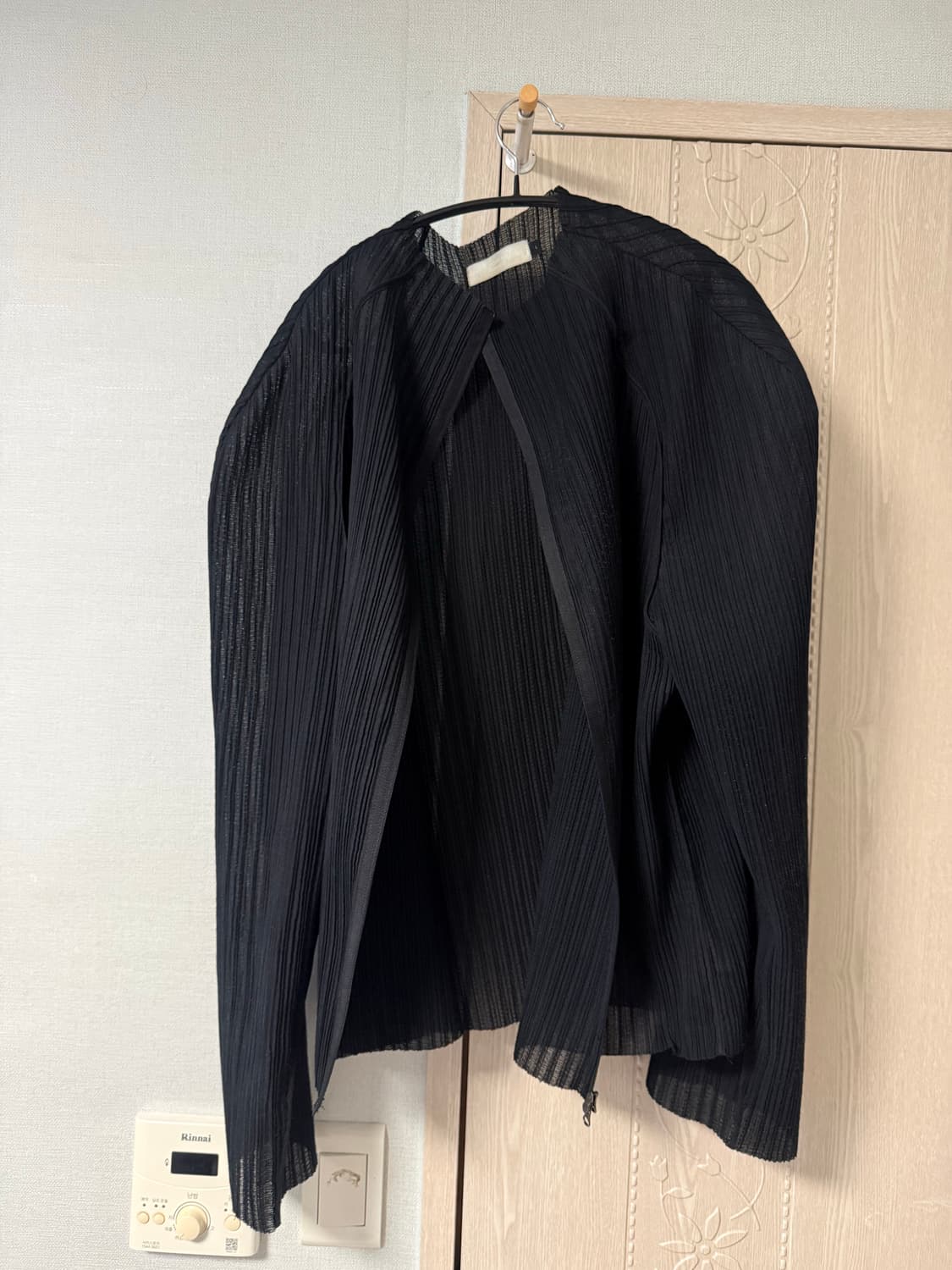 아모멘토 25ss 플리츠 집업 L 상품이미지1