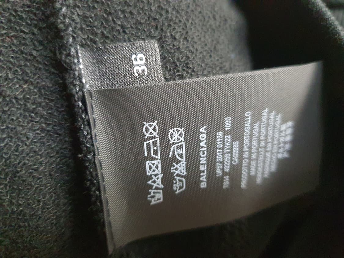 발렌시아가 웨이브 로고 맨투맨  상품이미지4