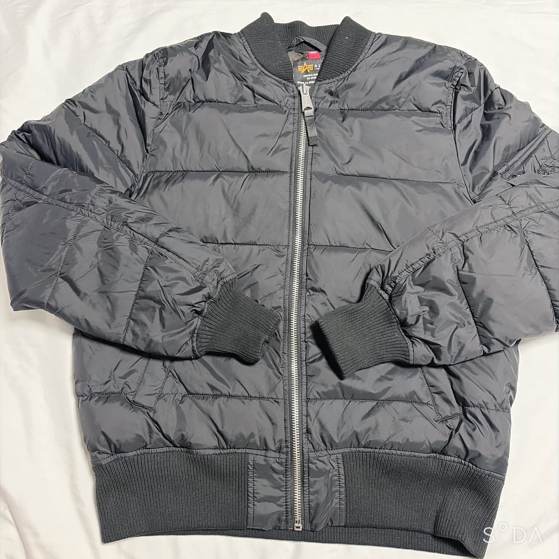 알파인더스트리 경량 패딩 봄버 L/G 상품이미지1