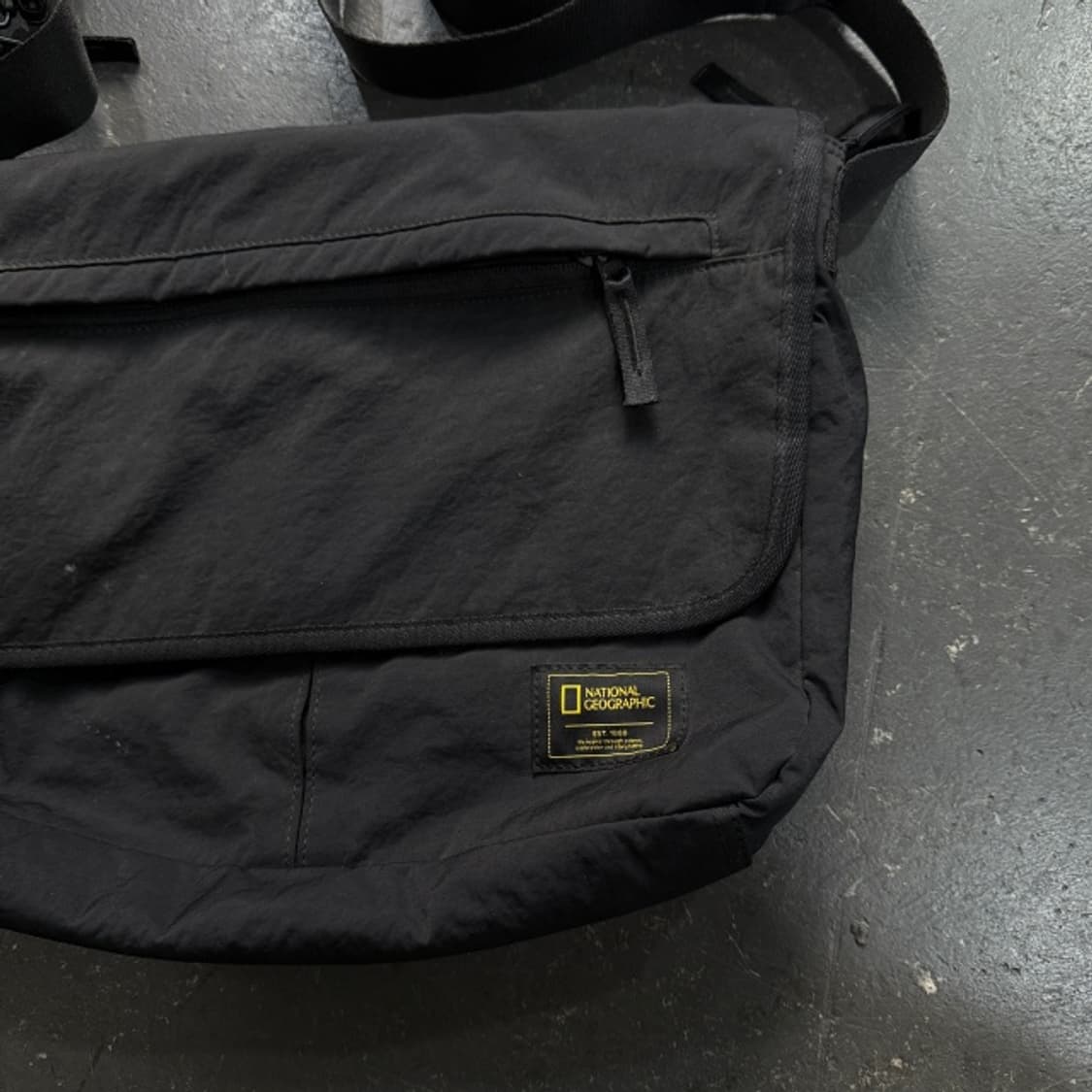 네셔널지오그래픽 메신저백 상품이미지2