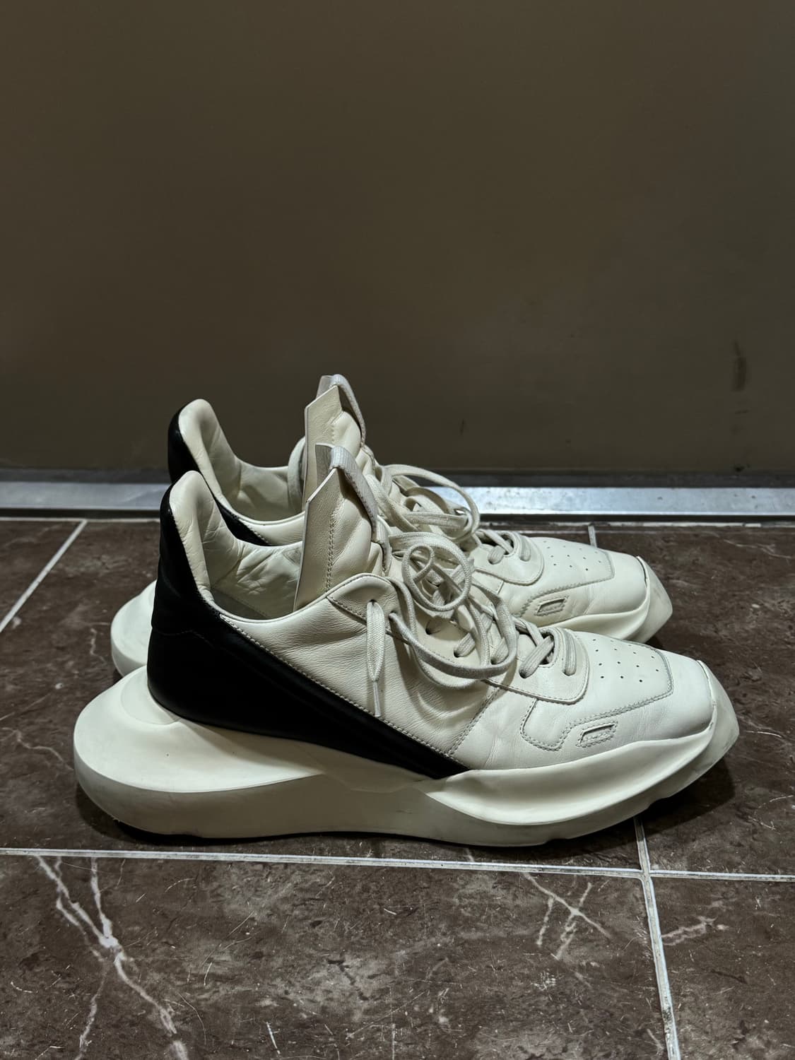 릭 오웬스 게스 러너 스니커즈 275  상품이미지3