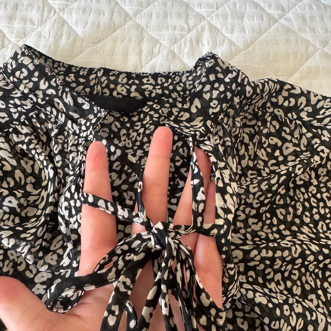 55 한섬 보브 레오파드 블라우스 상품이미지5