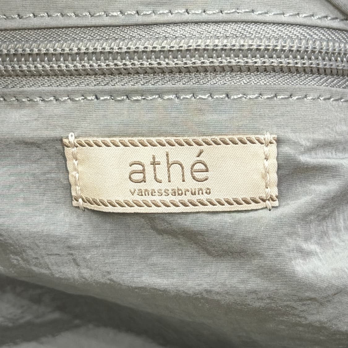 아떼 그레이 리본 슬링백 가방 상품이미지4