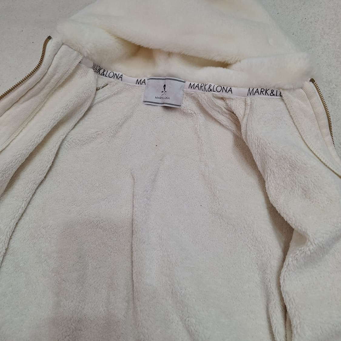 마크앤로라  안감기모방풍가디건S 상품이미지8