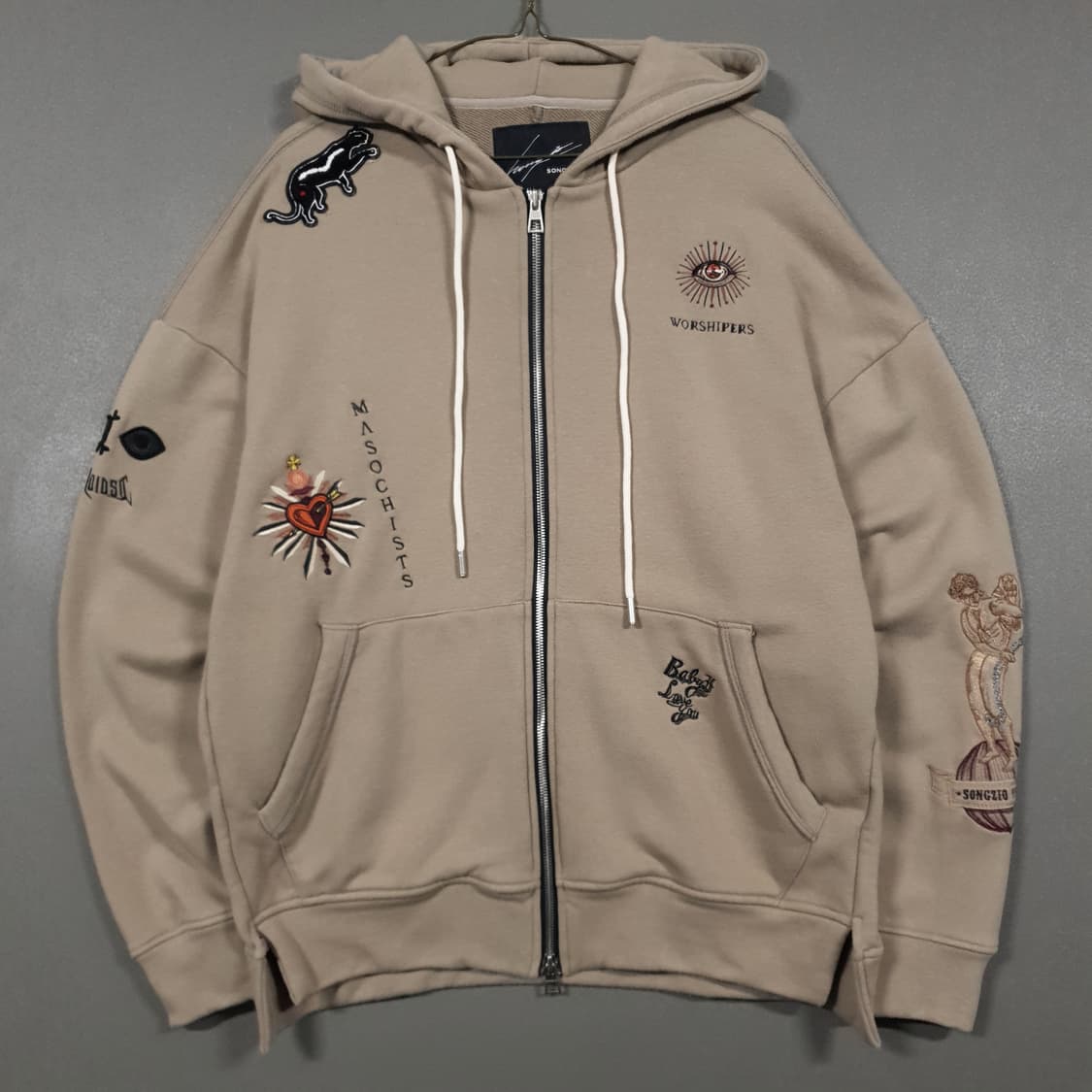 M (95) 송지오 옴므 멀티 자수 패치 포인트 후드집업 베이지 정품 상품이미지1