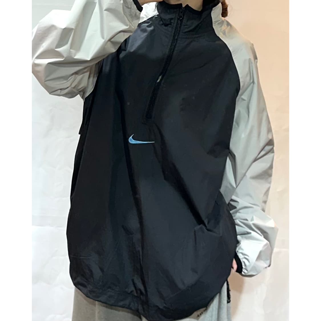 나이키 그레이 블랙 배색 반집업 아노락 상품이미지1