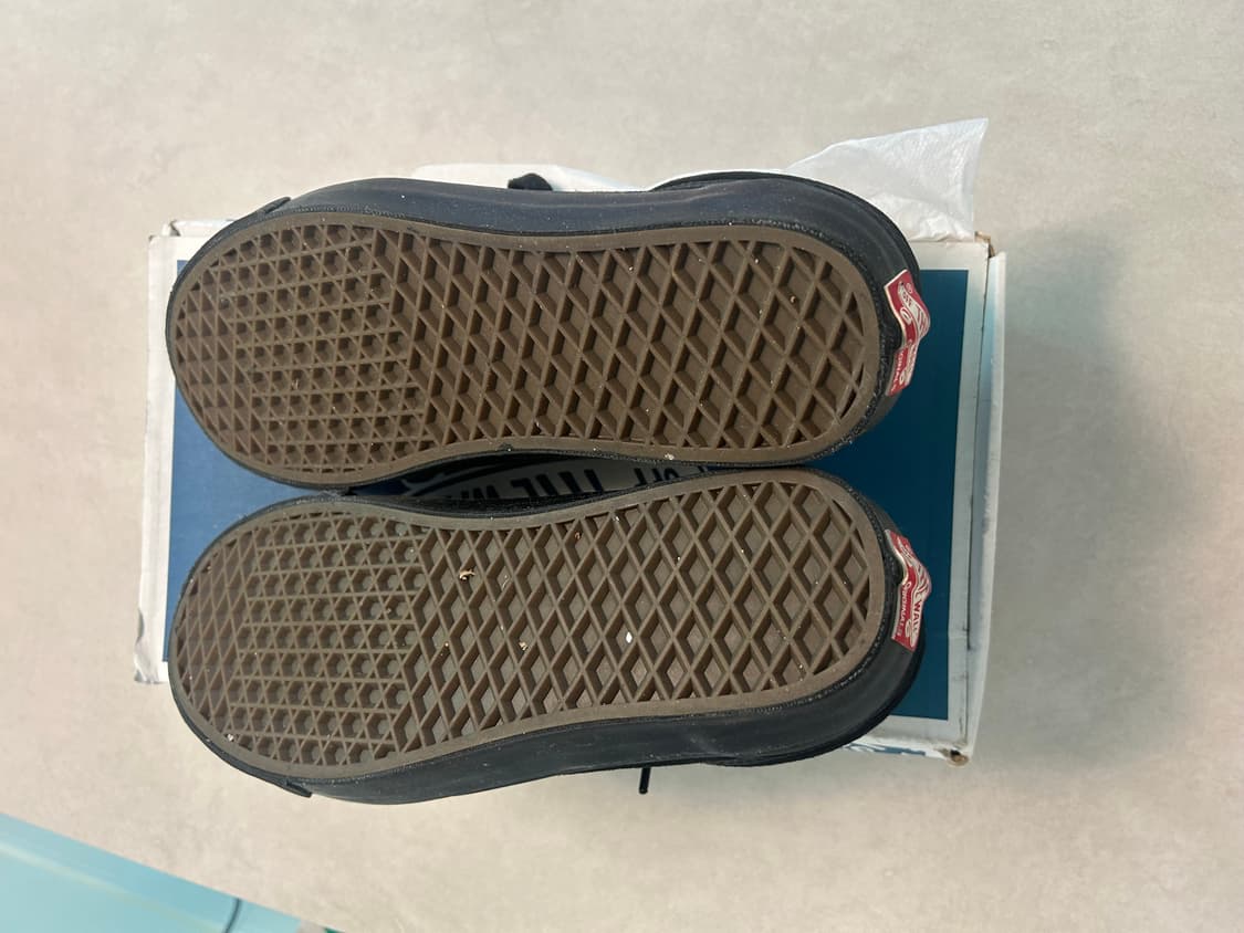 반스 볼트 올드스쿨 스웨이드 올블랙 270 상품이미지5