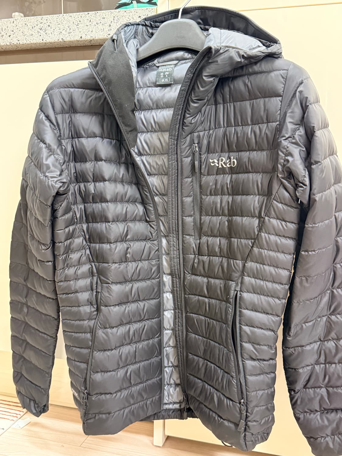 Rab 마이크로라이트 알파인 자켓 Black 상품이미지1