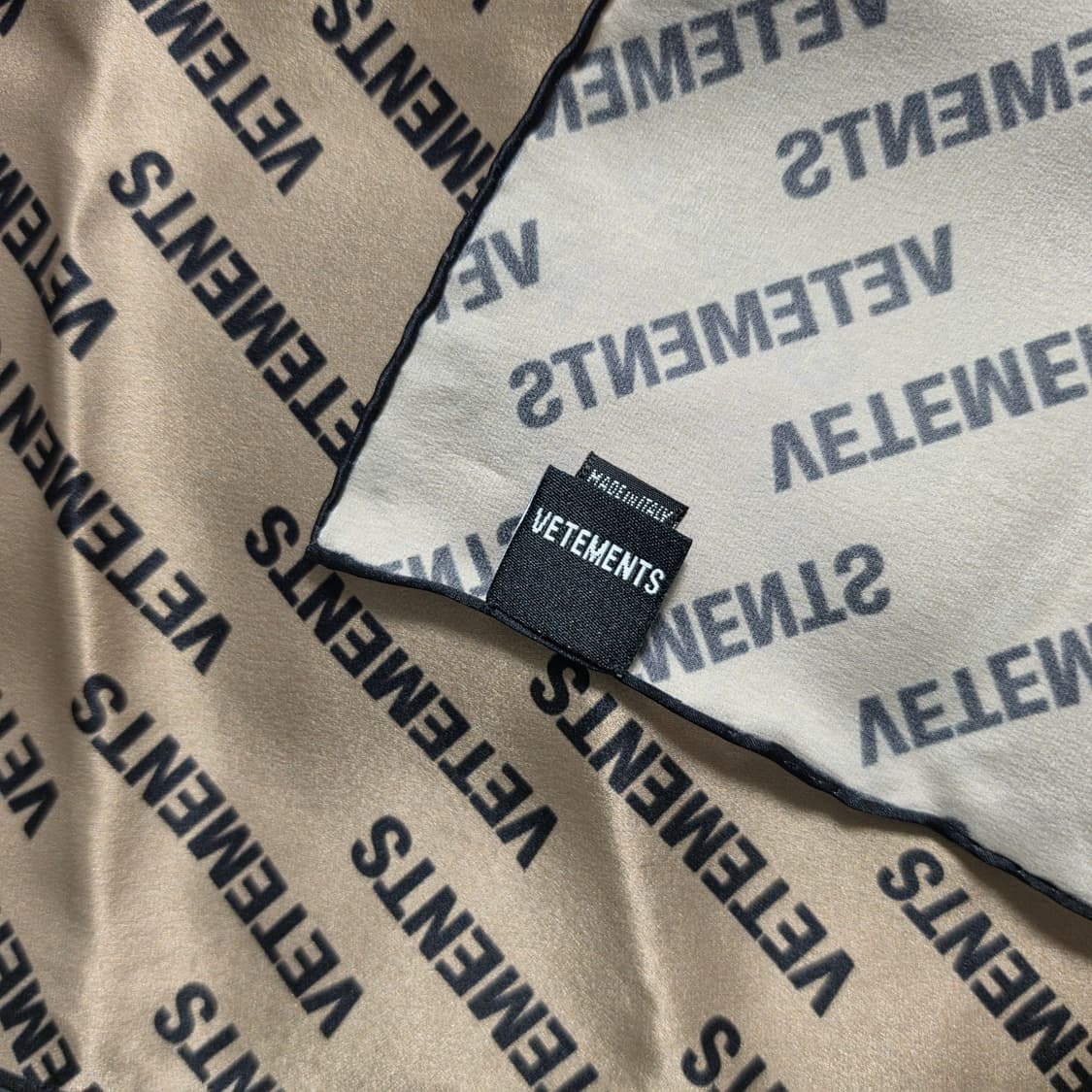 베트멍 모노그램 실크 스카프 상품이미지7