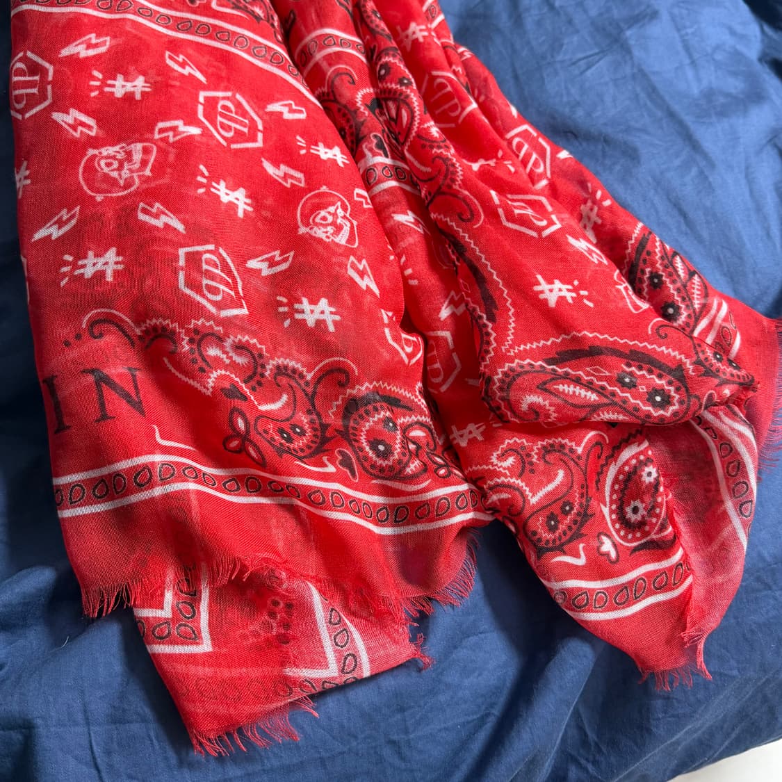 (OS) 필립플레인 모달 실크 달러 머플러 레드  상품이미지5