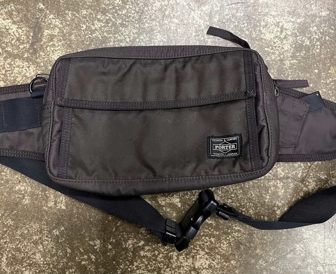 요시다 포터 다크브라운 웨이스트백 상품이미지1