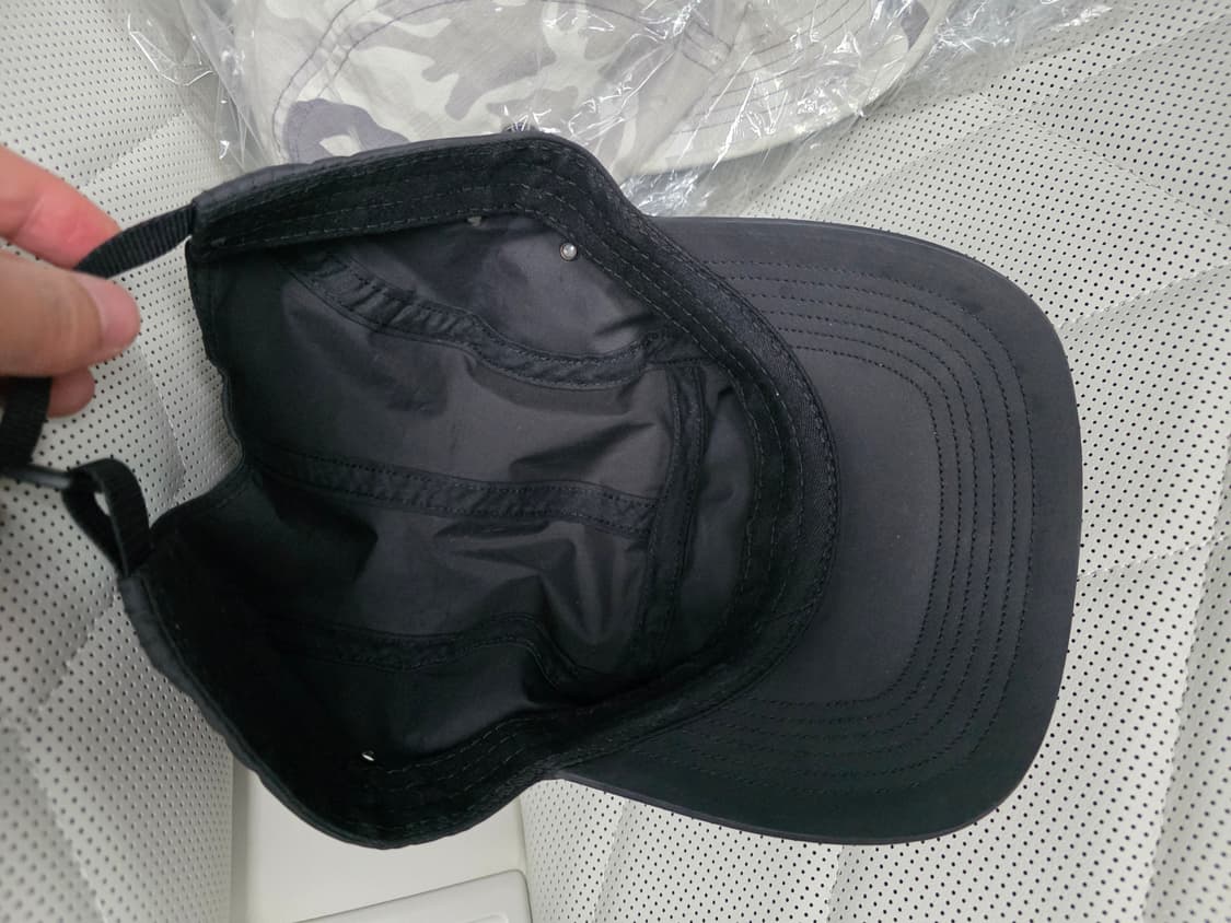 슈프림 20FW 인셋 러버로고 캠프캡 블랙 상품이미지8