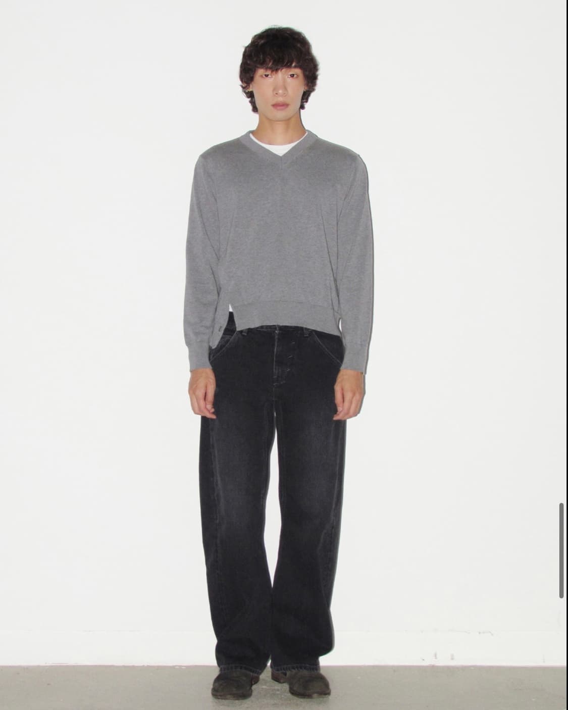 누마레 EE / SIDE CLOSURE V-NECK KNIT GREY 상품이미지1