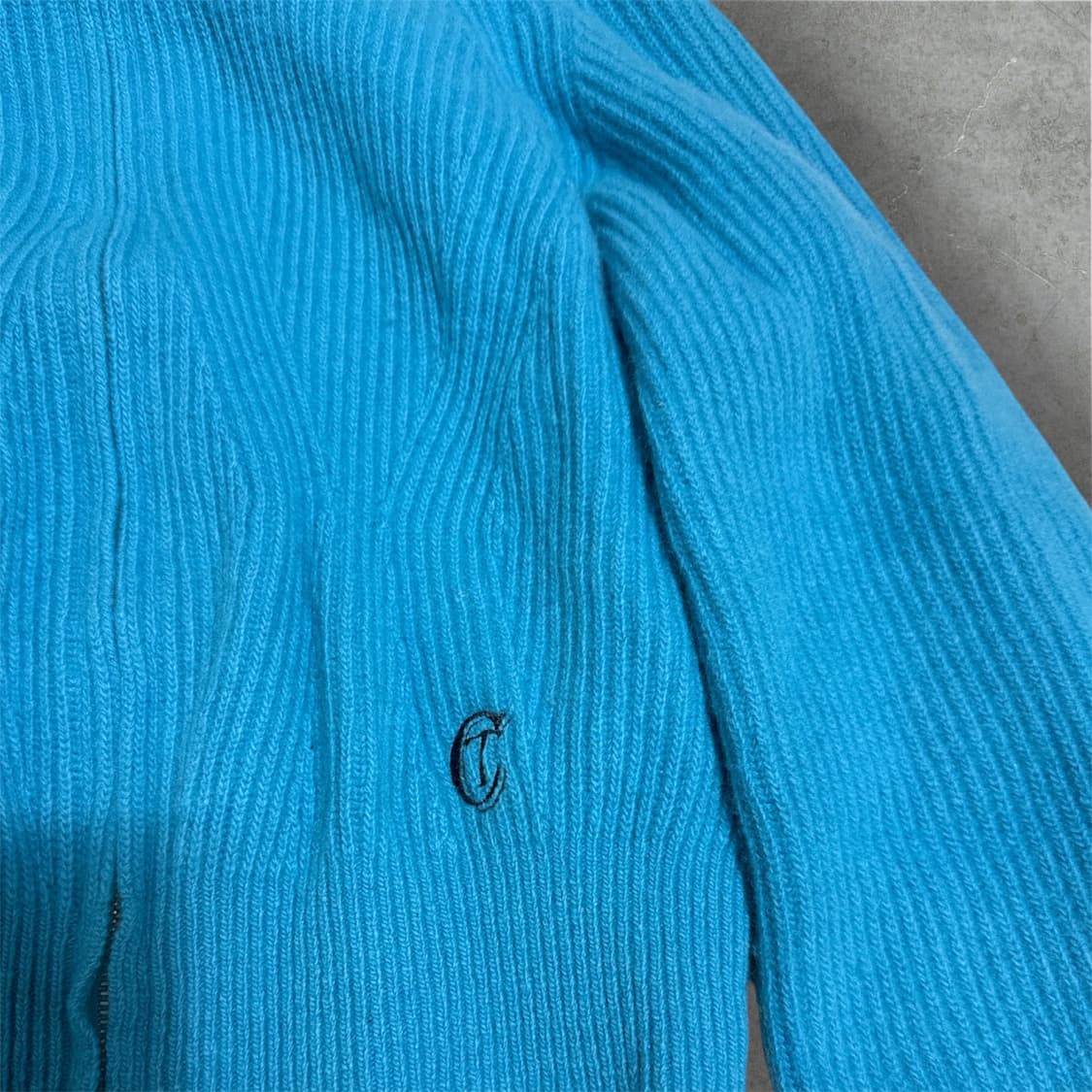 씨씨콜렉트 터틀넥 집업 니트 블루 상품이미지2