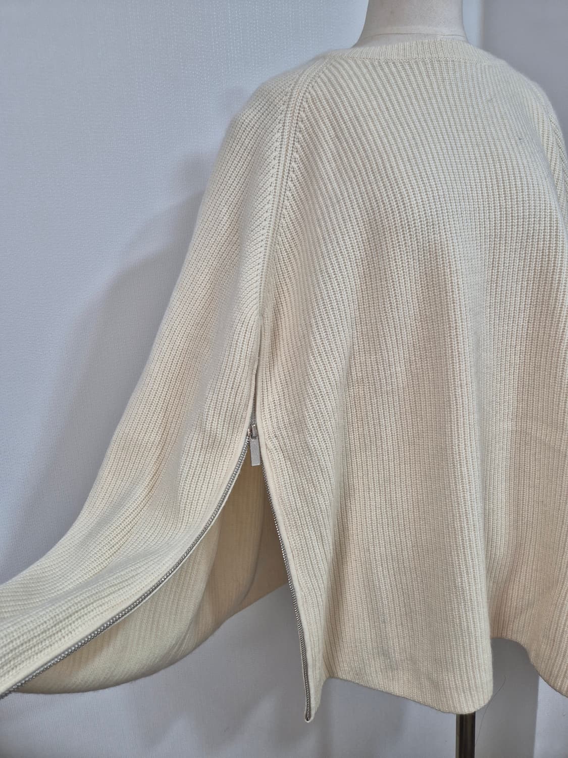 캐시미어100 케이프 스웨터  상품이미지2