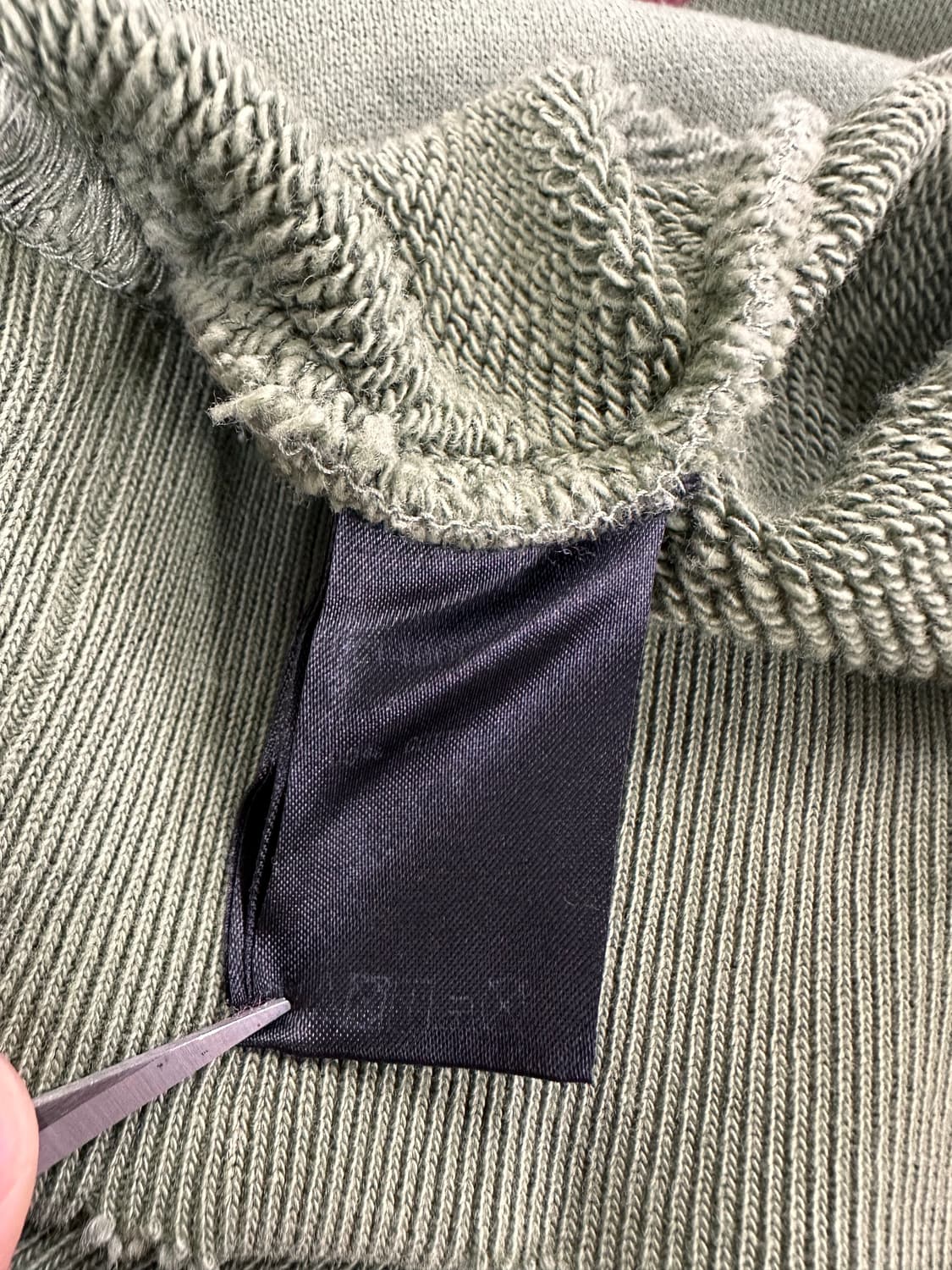 (2)언더커버 미디어이즈갓 맨투맨 카키 상품이미지6