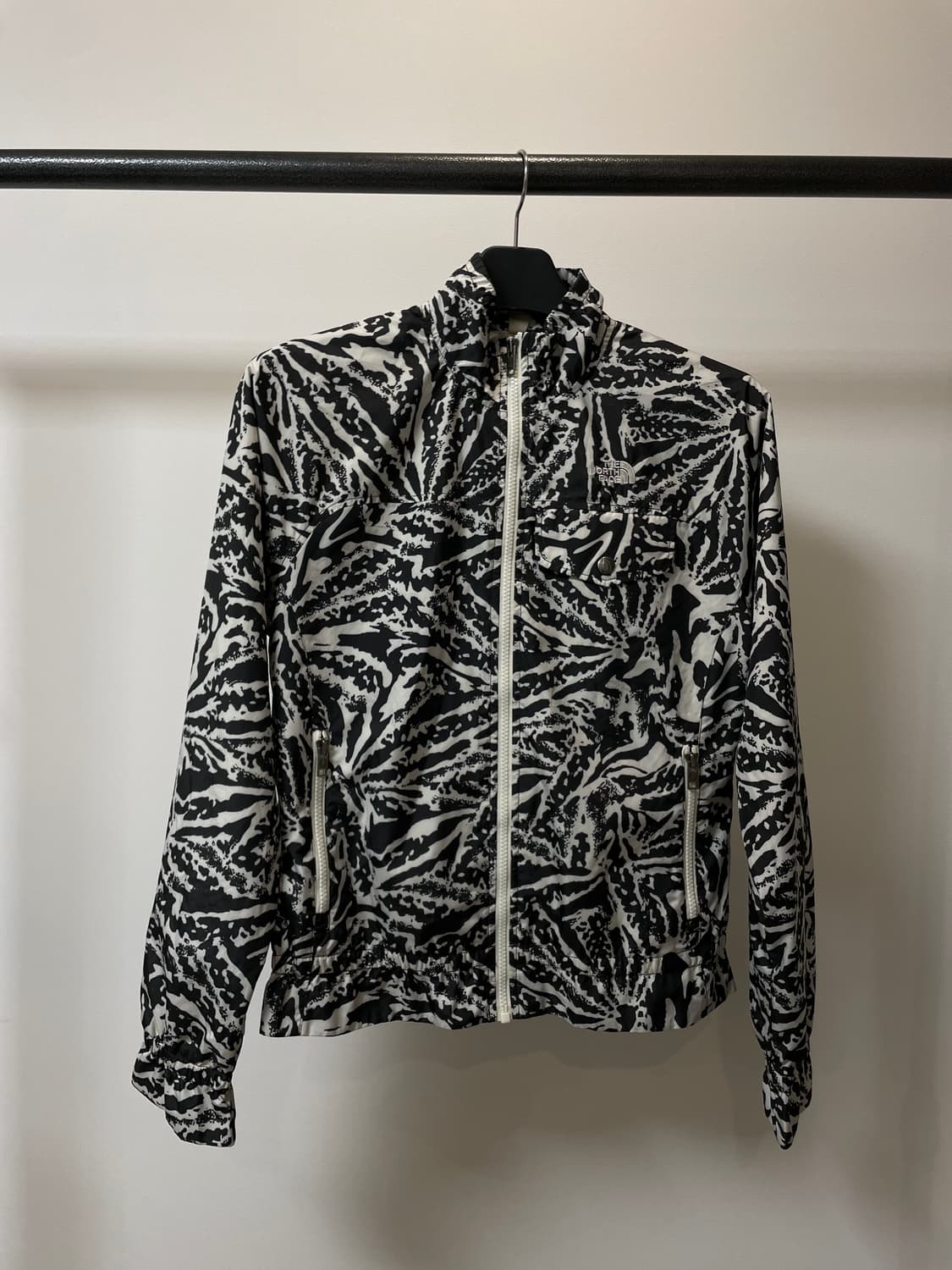 (M/M) 노스페이스 포인트 패턴 포켓 바람막이 자켓 상품이미지1