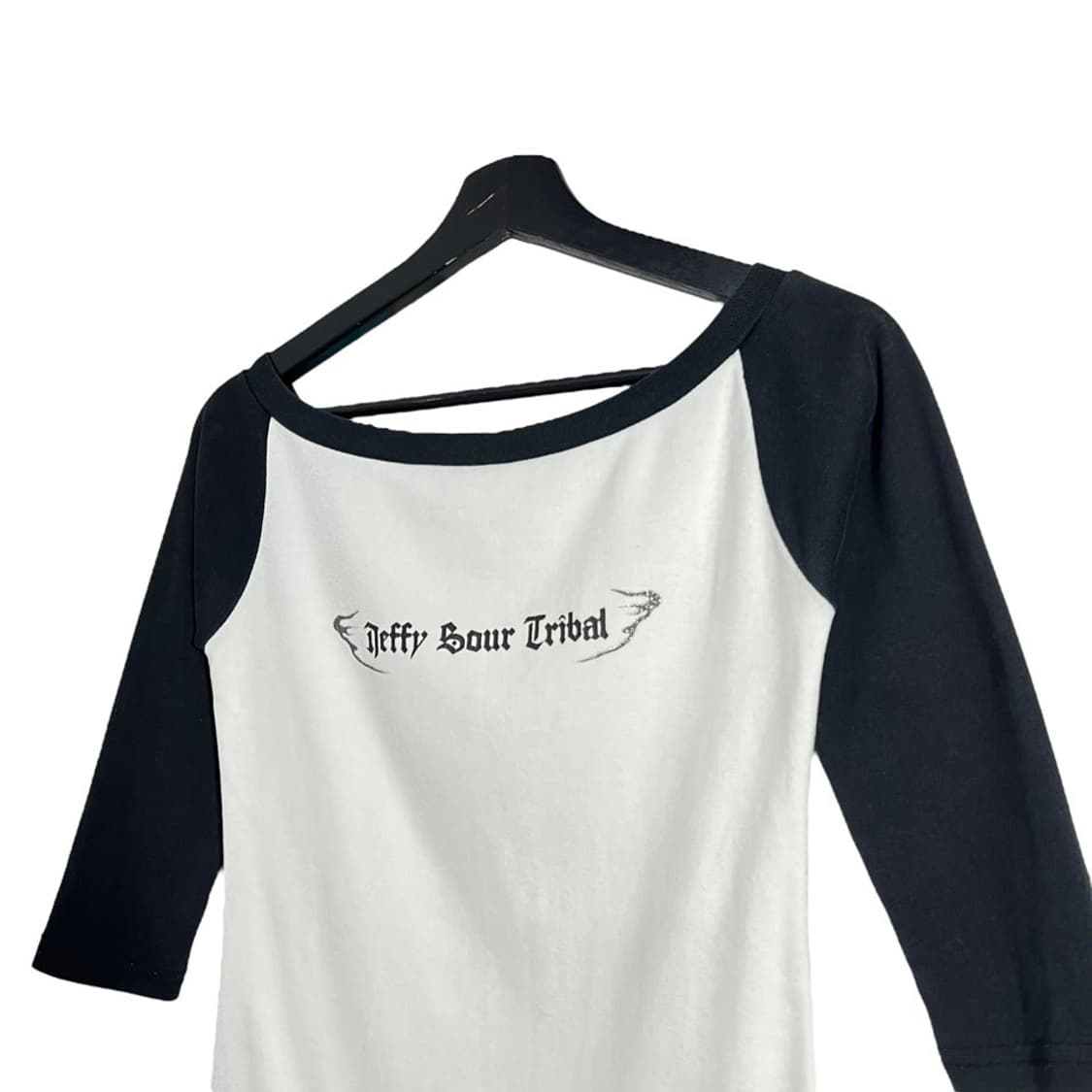 펑크 백프린팅 오프숄더 티셔츠  상품이미지4