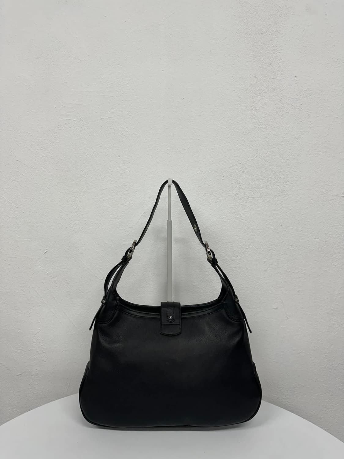 Salvatore Ferragamo Leather Shoulder Bag 상품이미지4